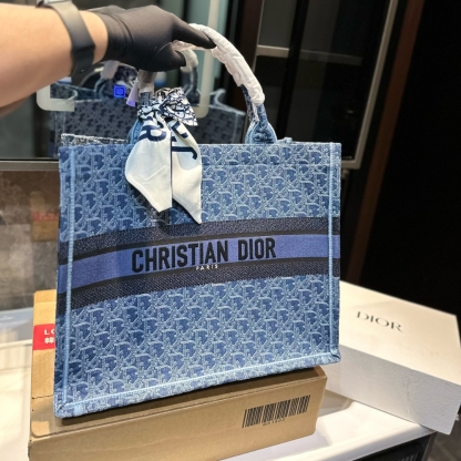 DOR MEDIUM BOOK TOTE DENIM OBLIQUE JACQUARD BLUE 35CM M1296ZEGC M49E