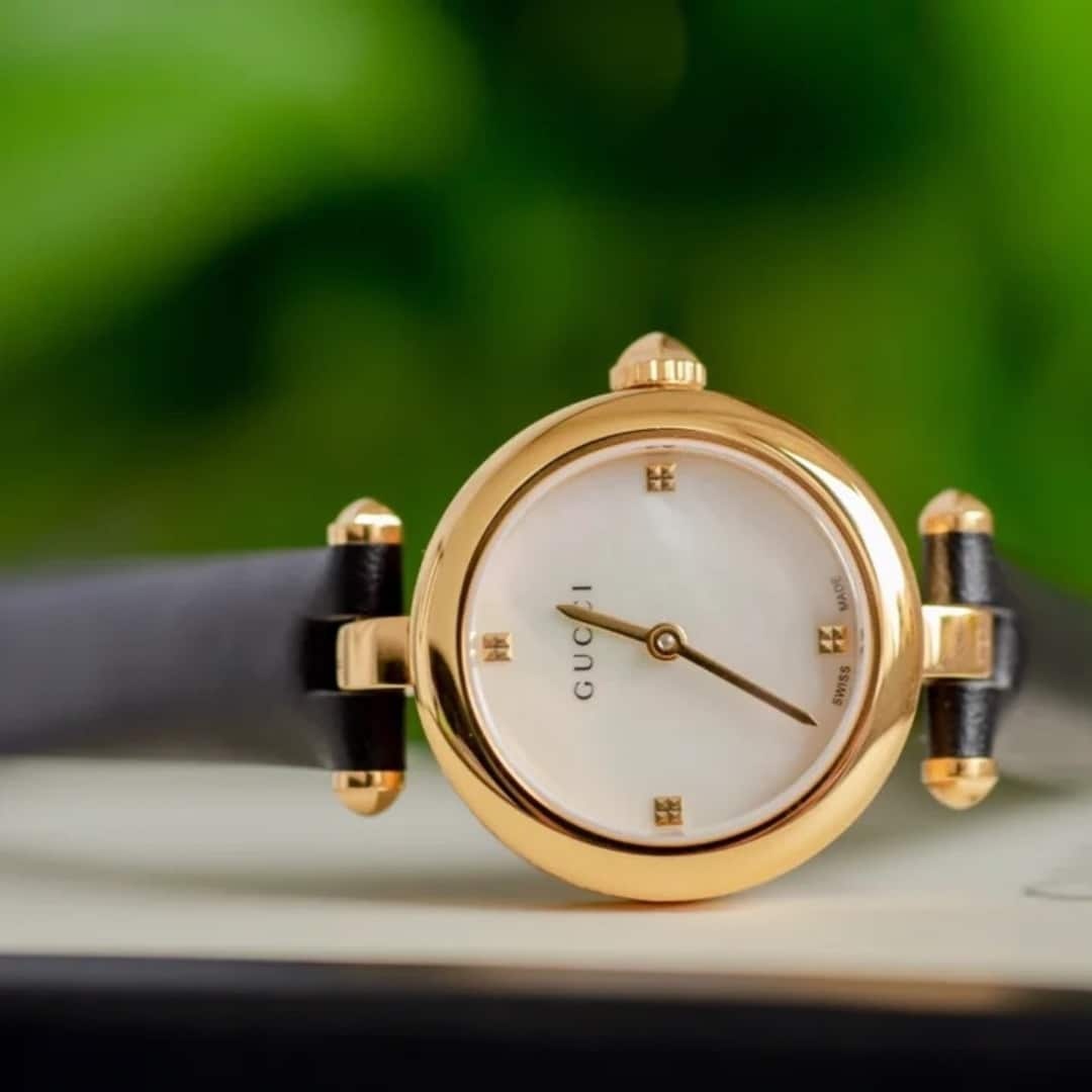 GUCCI DIAMANTISSIMA STEEL WATCH WITH BLACK LEATHER STRAP 27MM YA141505