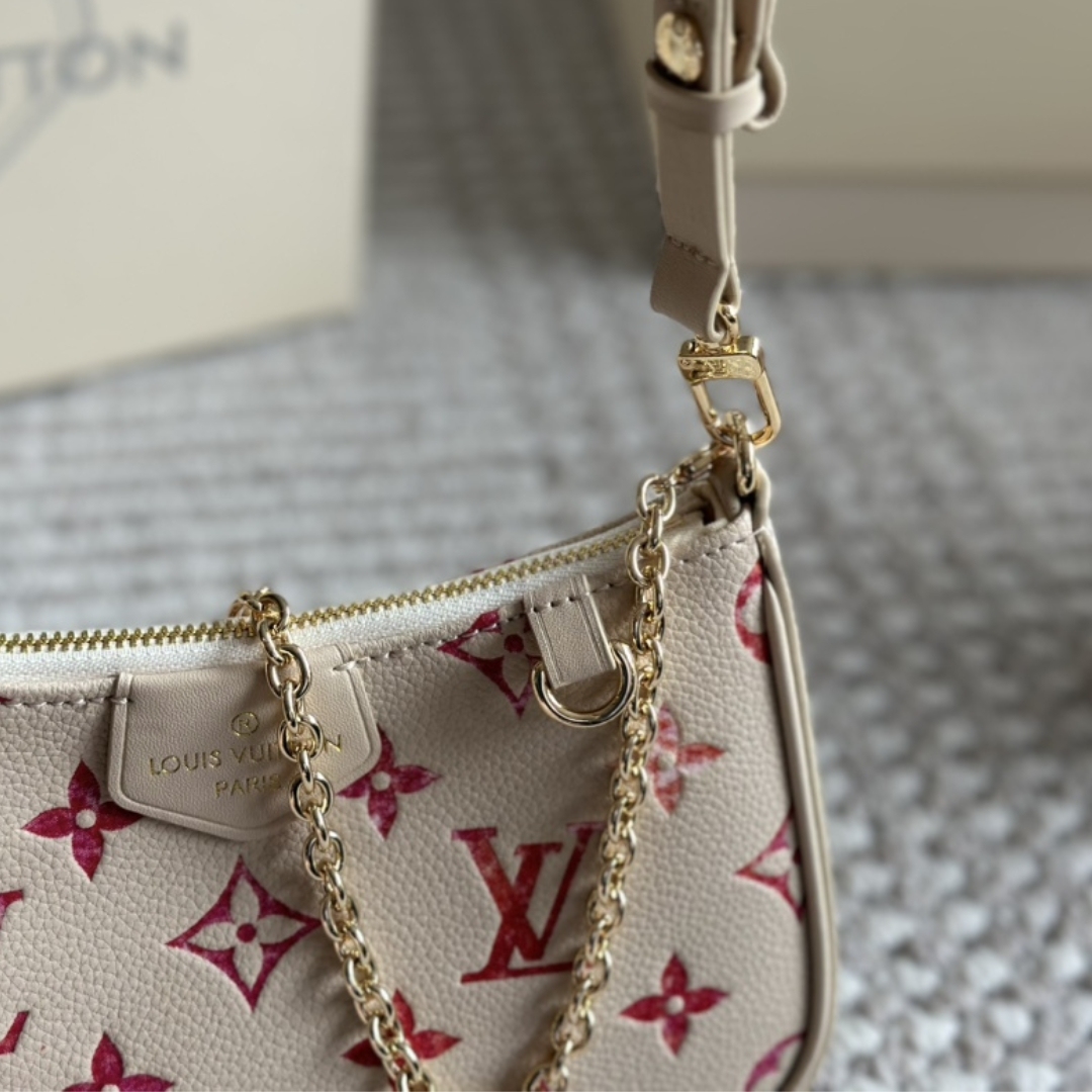 LV EASY POUCH ON STRAP SUNRISE AQUARELLE 21CM M83448