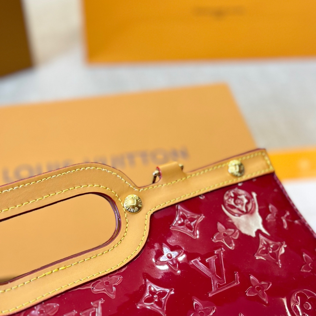 LV MONOGRAM VERNIS ROXBURY DRIVE HANDBAG RED 33CM