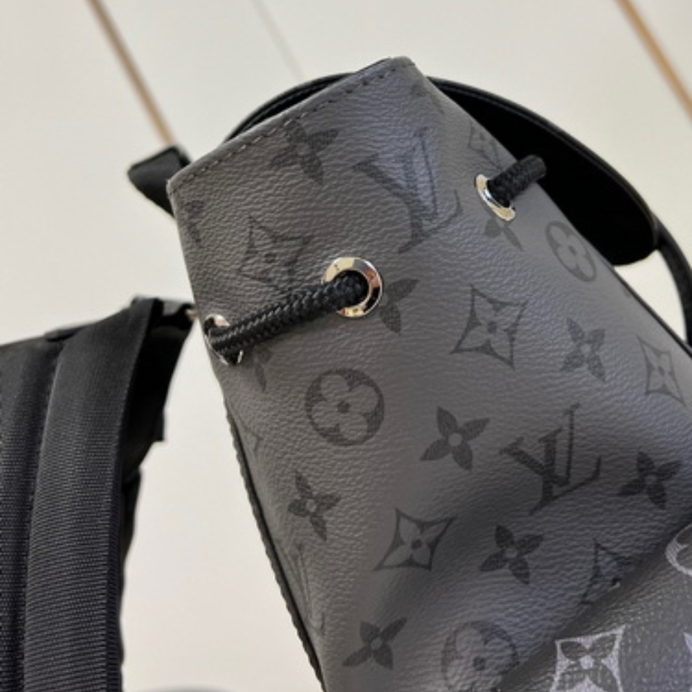 LV CHRISTOPHER MONOGRAM ECLIPSE REVERSE BLACK AND GREY 45CM M46331