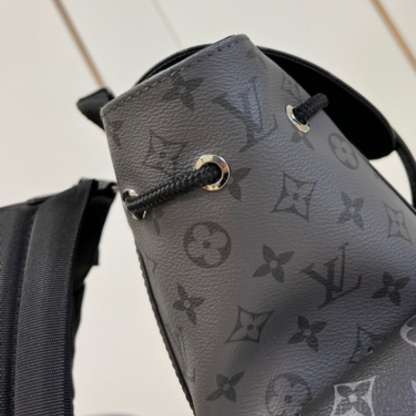 LV CHRISTOPHER MONOGRAM ECLIPSE REVERSE BLACK AND GREY 45CM M46331