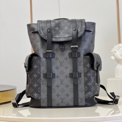 LV CHRISTOPHER MONOGRAM ECLIPSE REVERSE BLACK AND GREY 45CM M46331