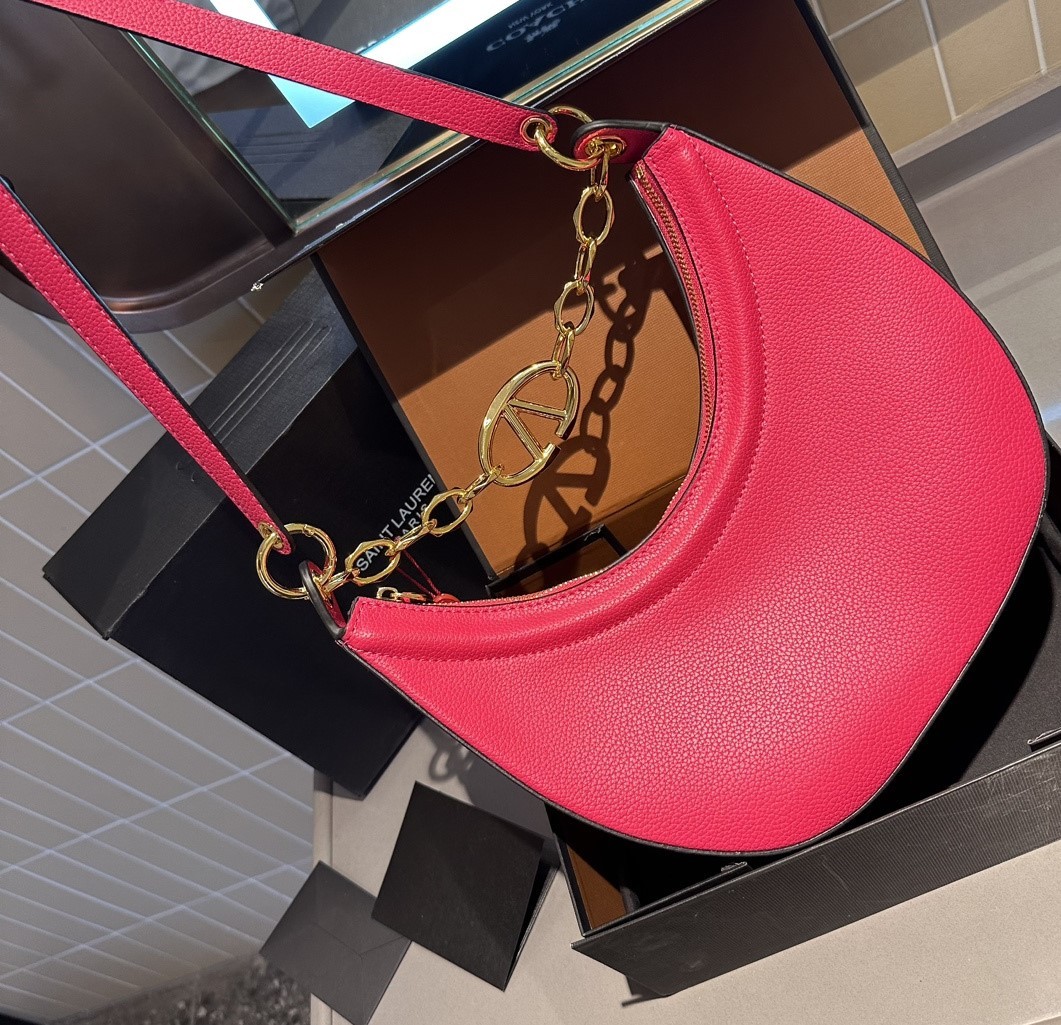 valen GARAVANI SMALL V LOGO GATE LEATHER TOP HANDLE BAG PINK 24CM