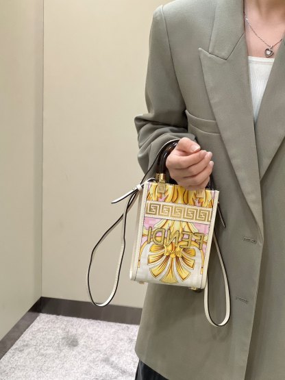 FENDACE MINI SUNSHINE SHOPPER WHITE 8BS051AKMUF1HZC