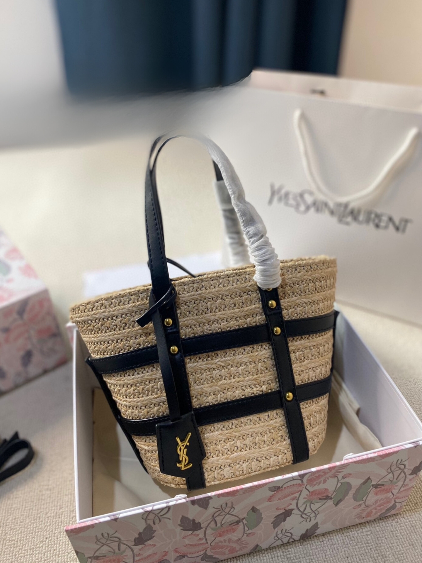 YSL MEDIUM PANIER HARNESS RAFFIA TOTE BEIGE 17CM