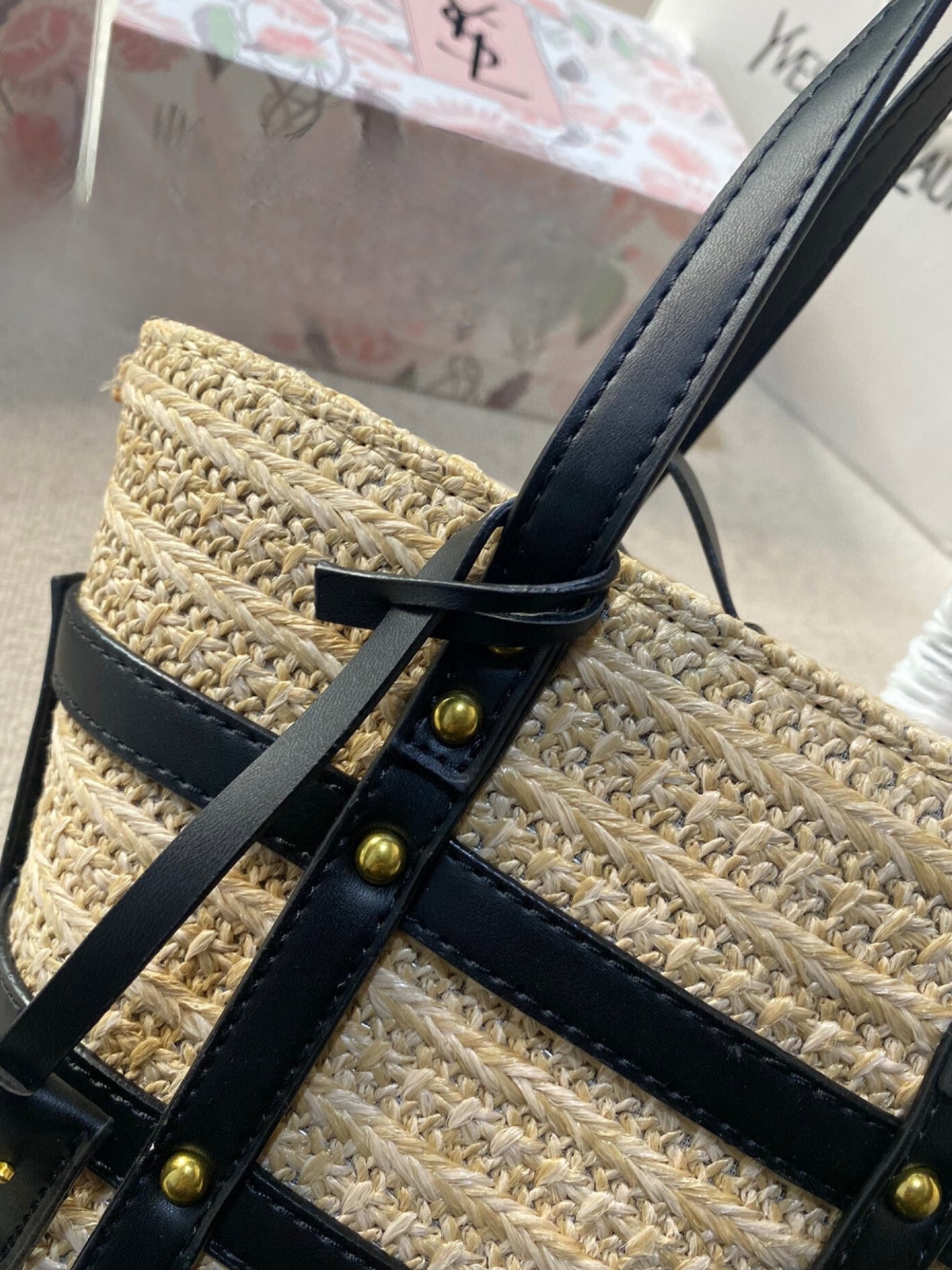 YSL MEDIUM PANIER HARNESS RAFFIA TOTE BEIGE 17CM