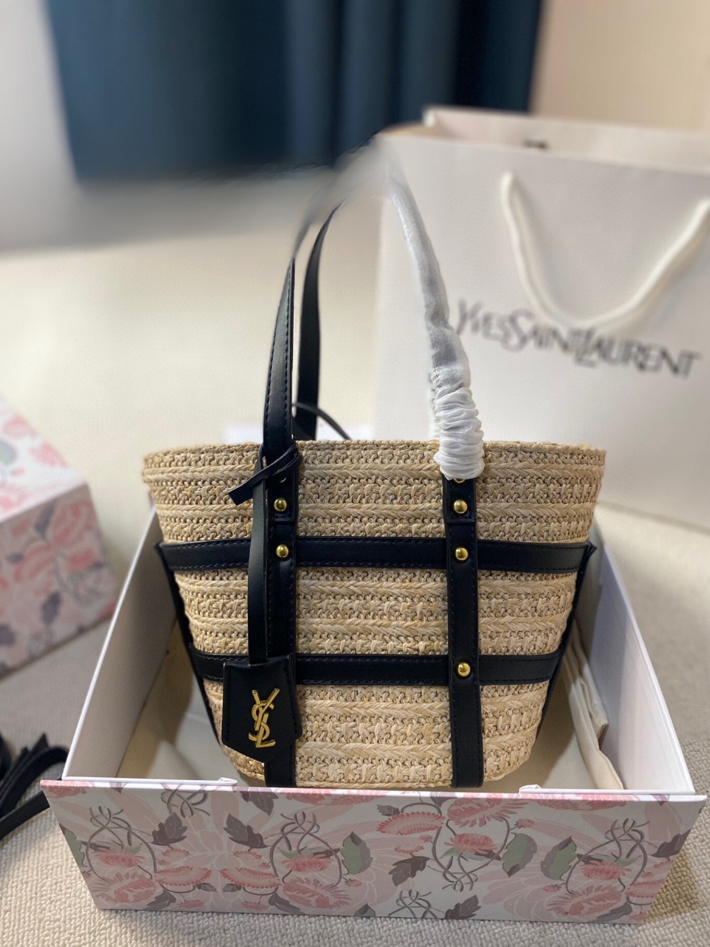 YSL MEDIUM PANIER HARNESS RAFFIA TOTE BEIGE 17CM