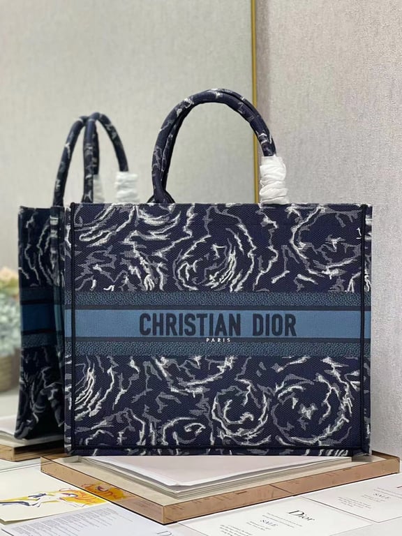 DIR LARGE BOOK TOTE BLUE ROSES EMBROIDERY 42CM M1286ZRVG M928