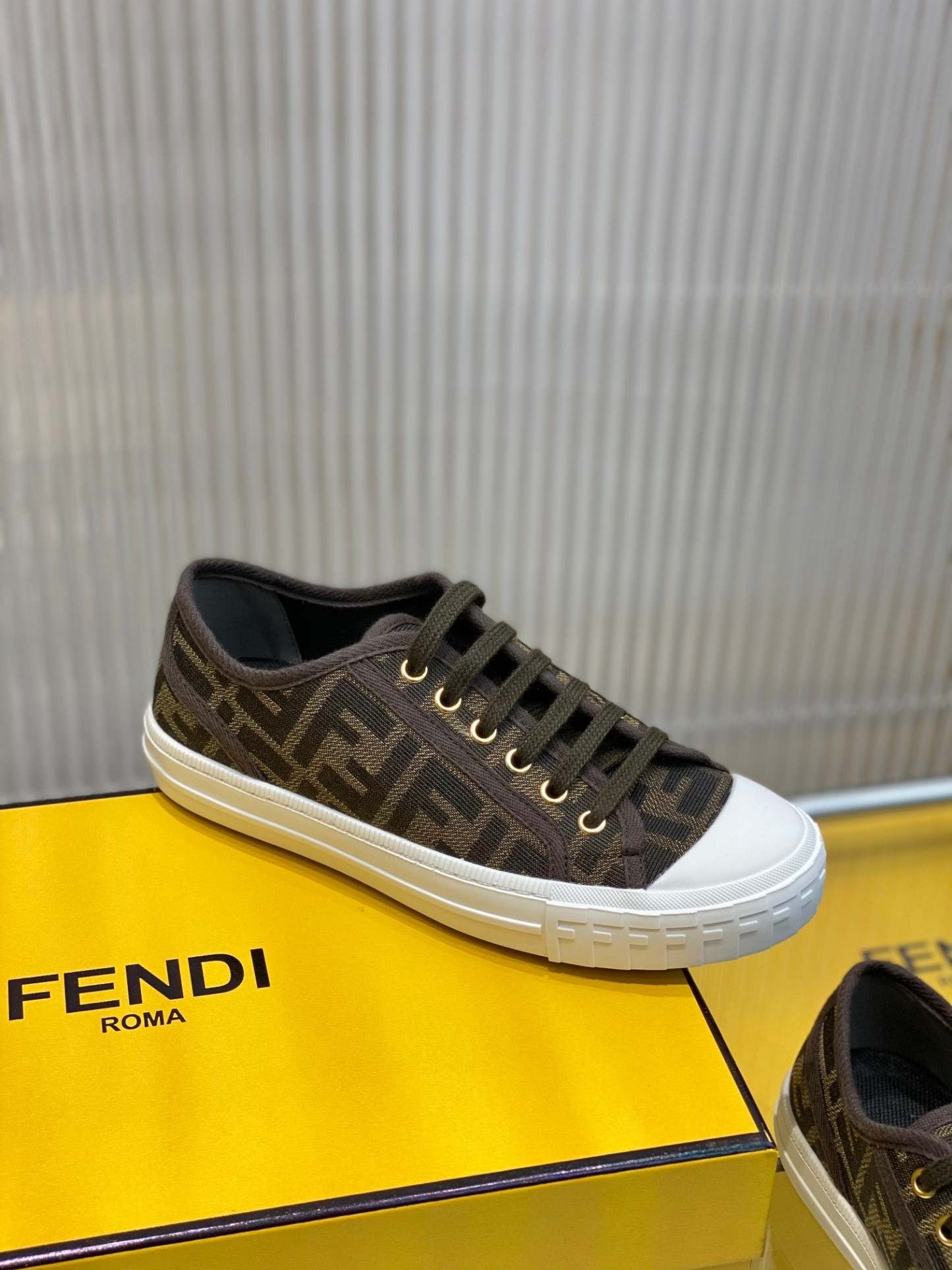 Luxury Shoes - FED - 506