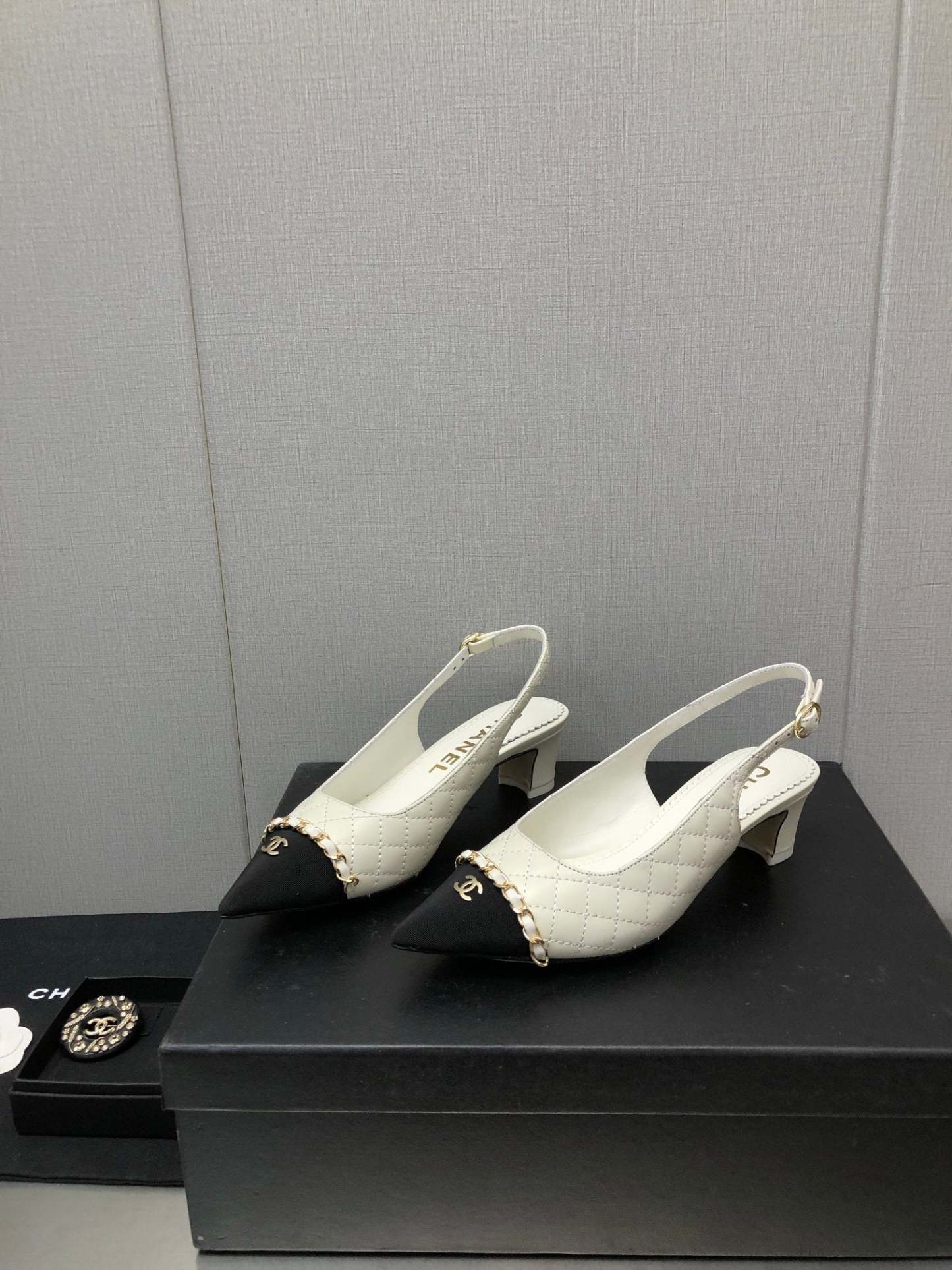 Luxury Shoes Sandals - CHL - 884