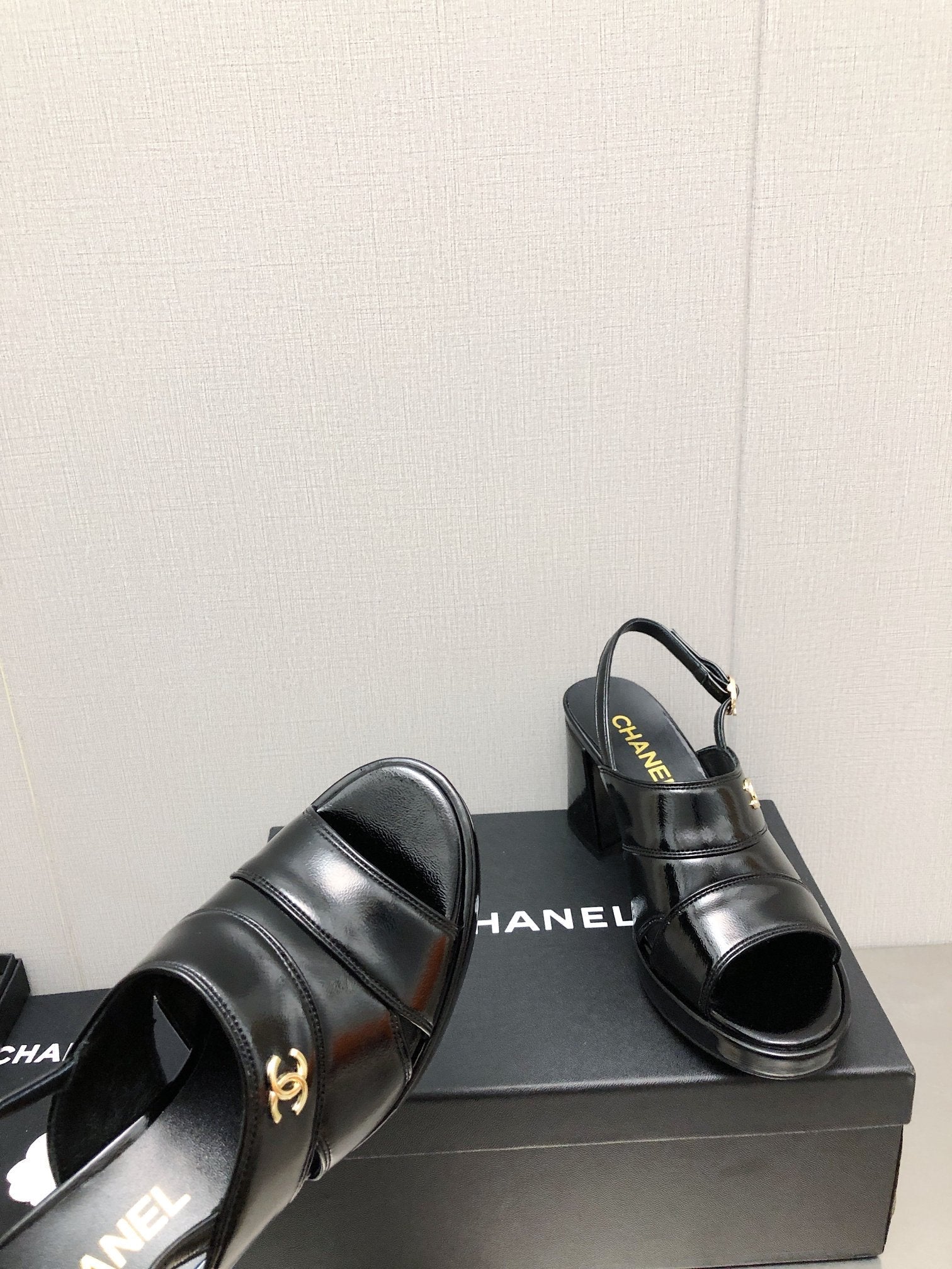 Luxury Shoes Sandals - CHL - 144