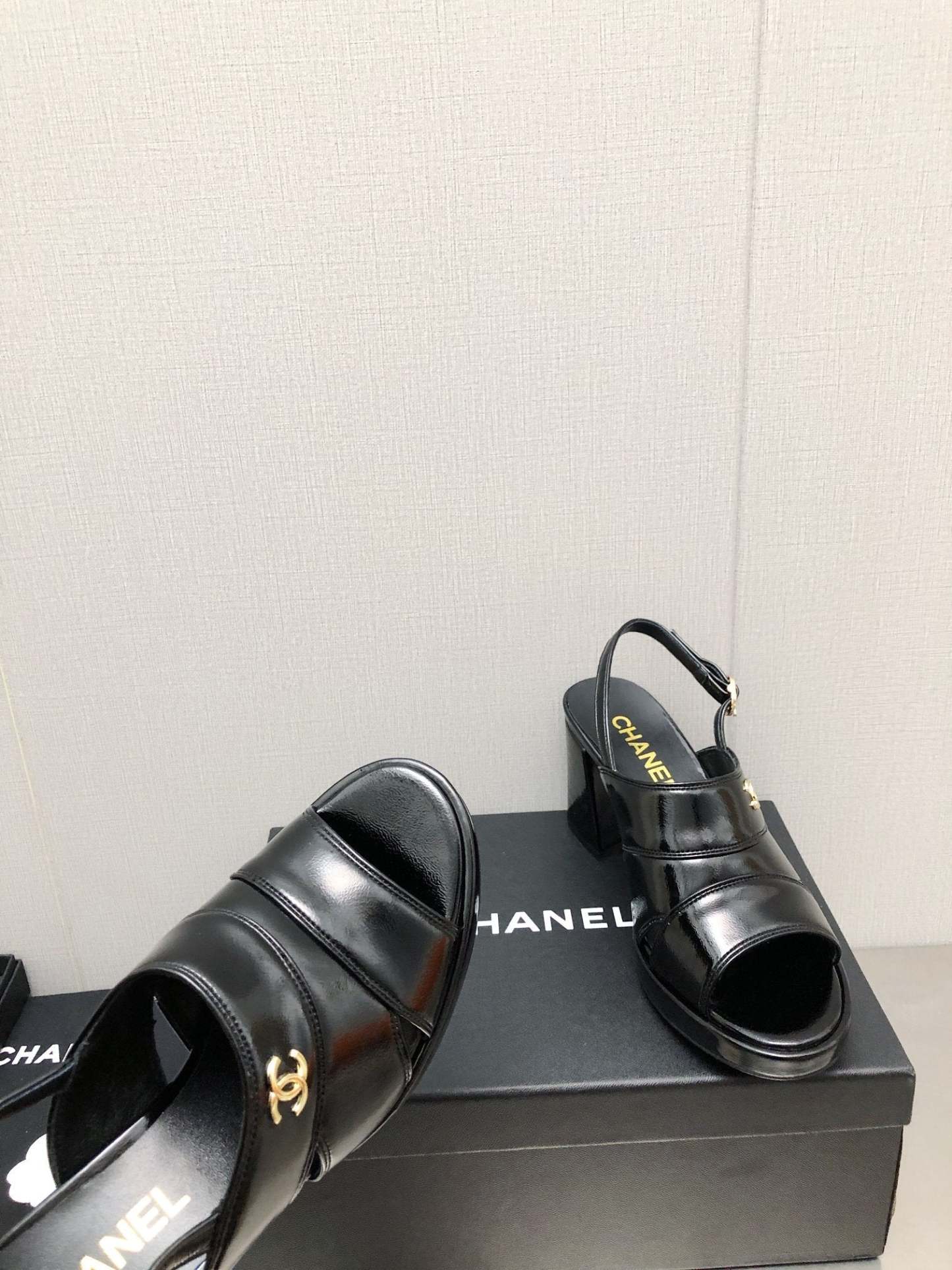 Luxury Shoes Sandals - CHL - 144