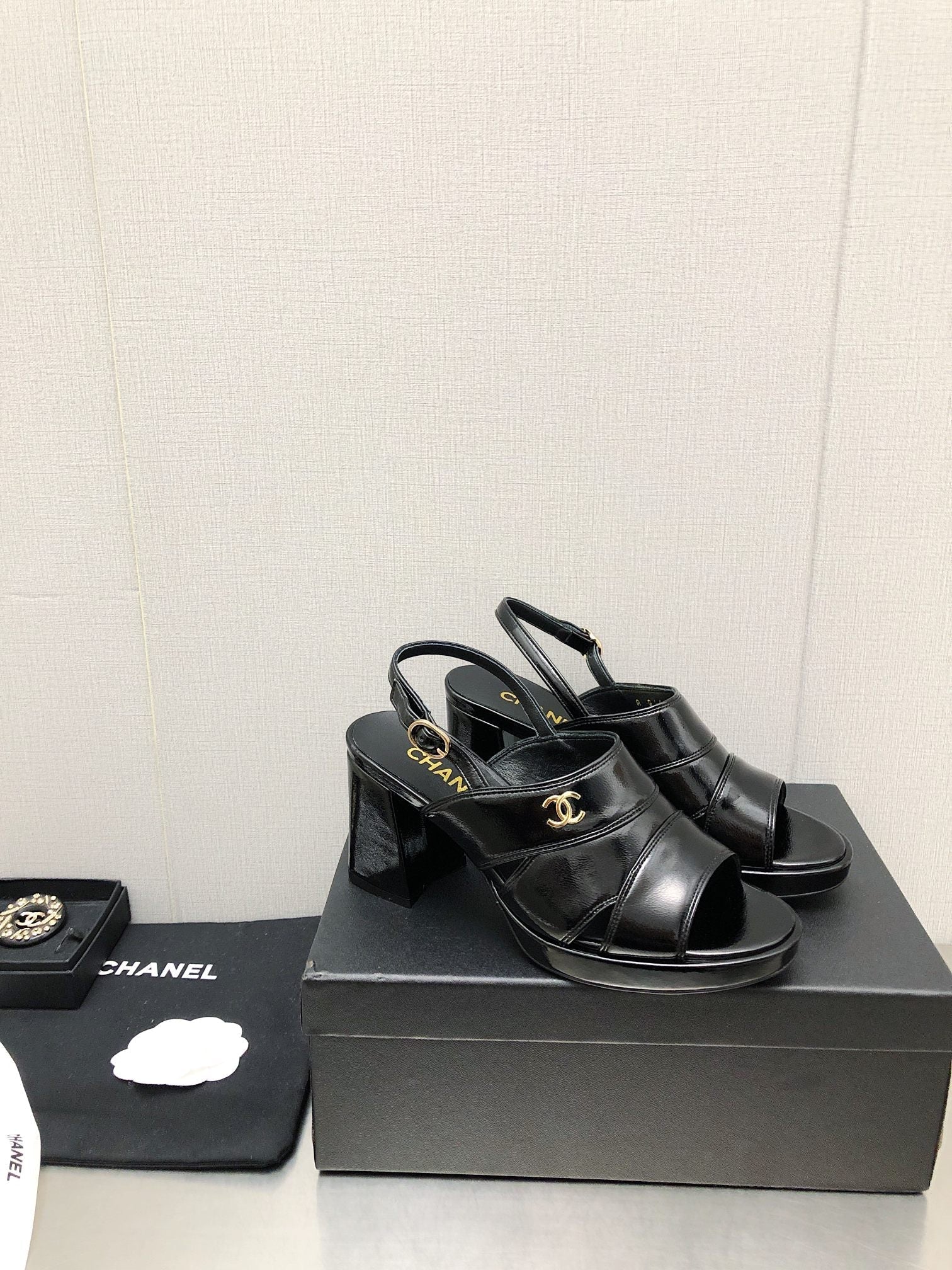 Luxury Shoes Sandals - CHL - 144