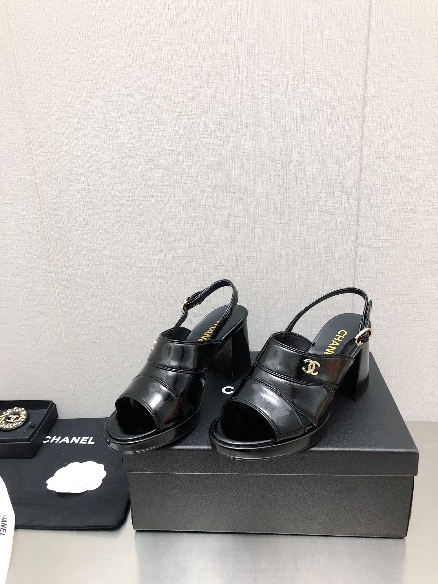 Luxury Shoes Sandals - CHL - 144