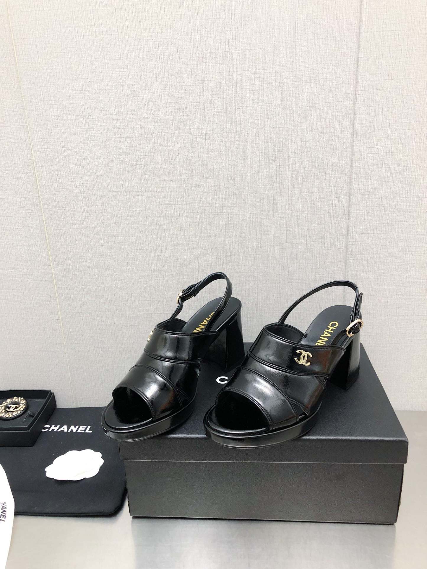 Luxury Shoes Sandals - CHL - 144