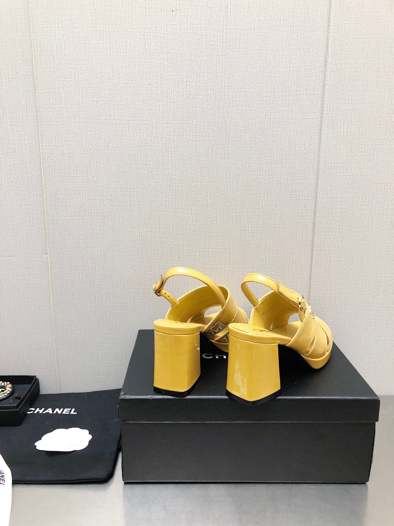 Luxury Shoes Sandals - CHL - 141