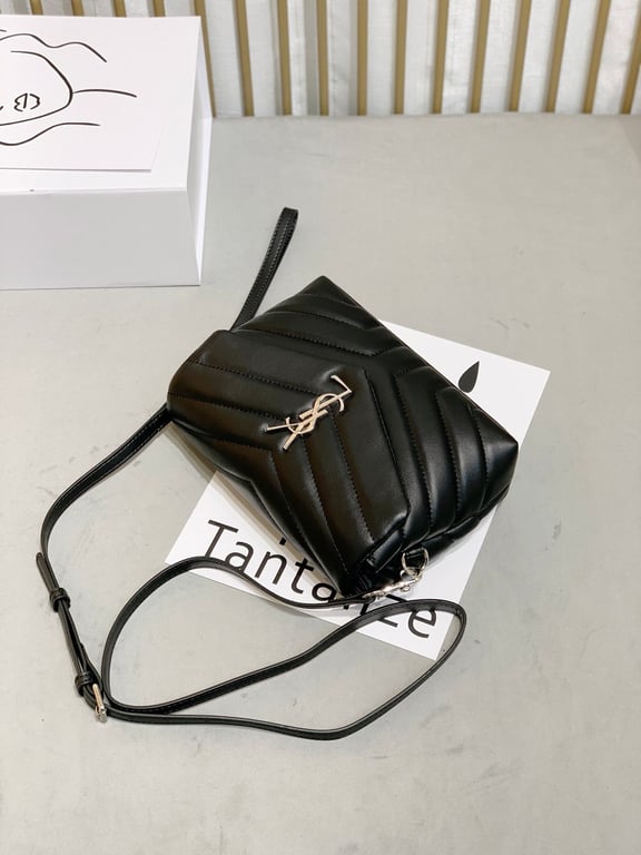 SAINT LAURENT LOULOU TOY STRAP BAG IN QUILTED Y LEATHER BLACK 20CM