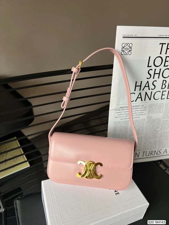 CE SHOULDER BAG TRIOMPHE IN SHINY CALFSKIN LIGHT PINK 18CM