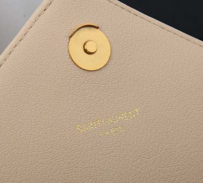 SAINT LAURENT COLLEGE MEDIUM CHAIN BAG IN QUILTED LEATHER BEIGE 24CM