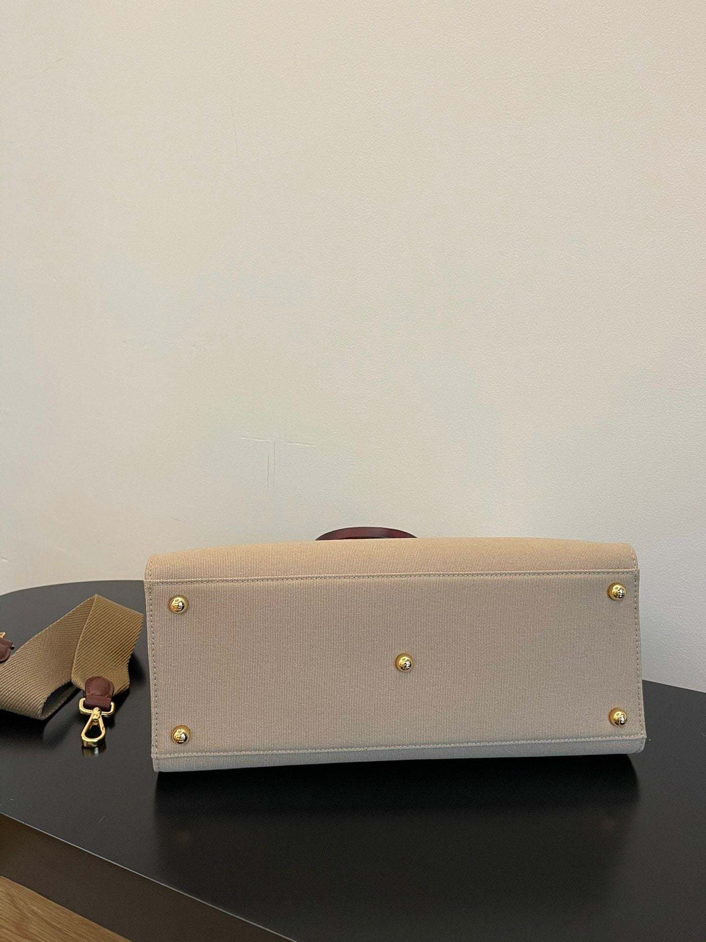 FI Sunshine Medium Tote Bag Beige Canvas For Women, Women’s Bags, Shoulder Bags 13.8in/35cm FF 8BH386