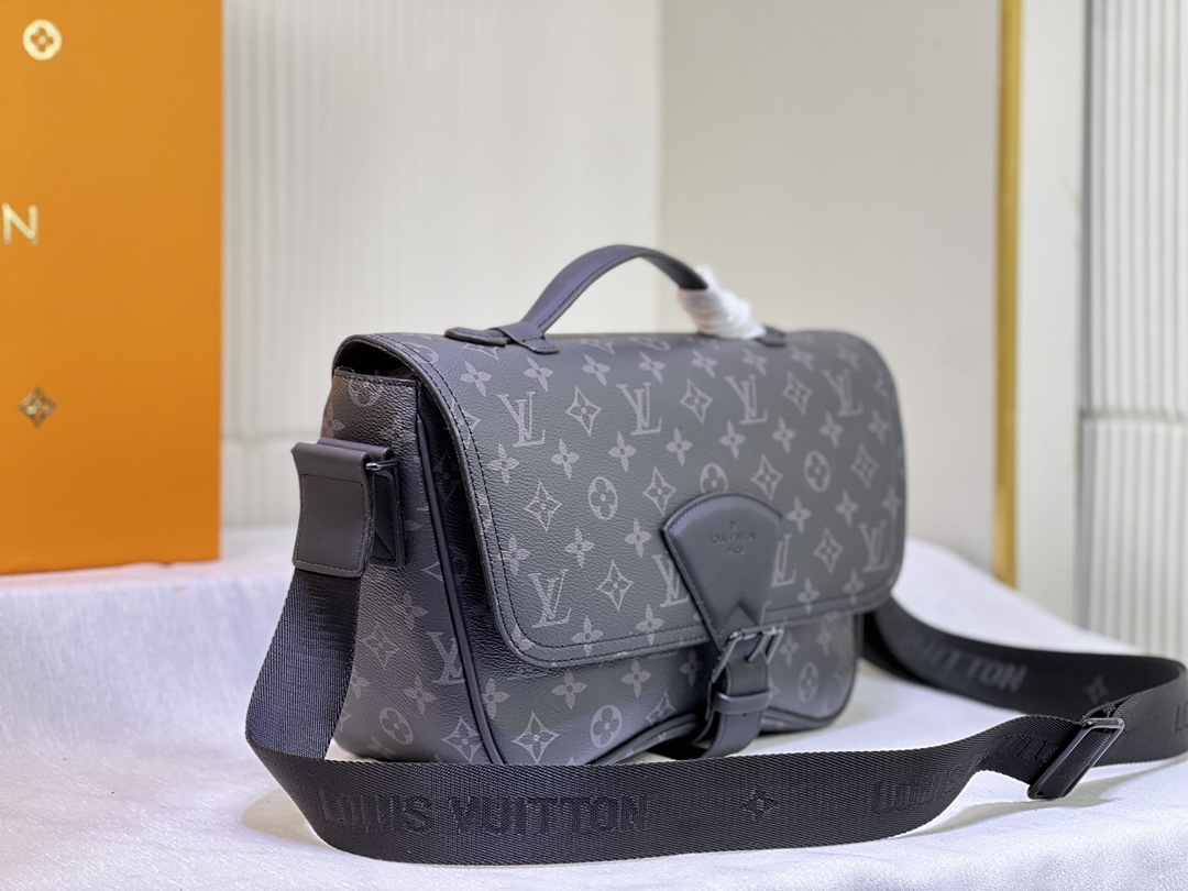 LV MONTSOURIS MONOGRAM MESSANGER BAG BLACK 34CM