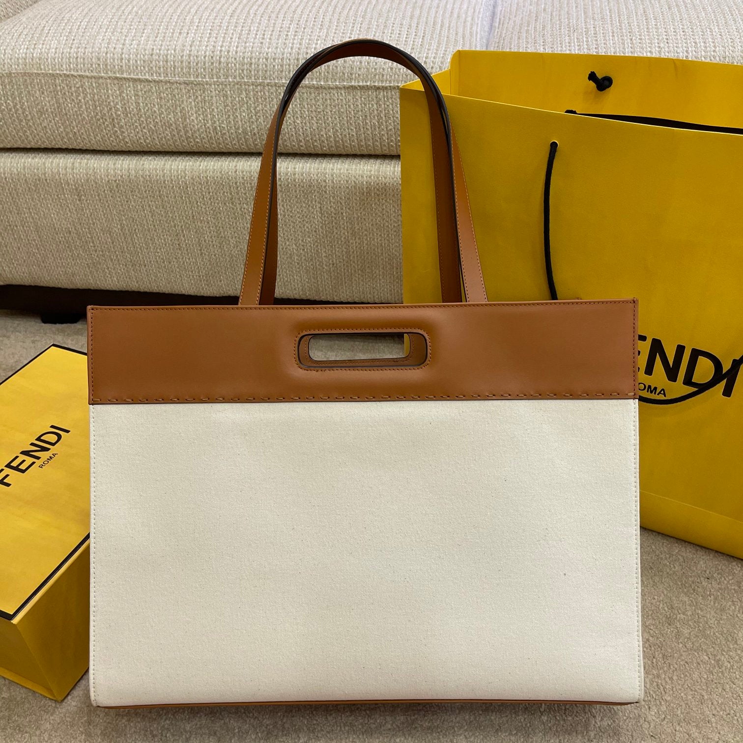 FI Canvas Tote Bag Beige/Brown For Women, Women&#8217;s Handbags 18.1in/46cm FF 7VA480