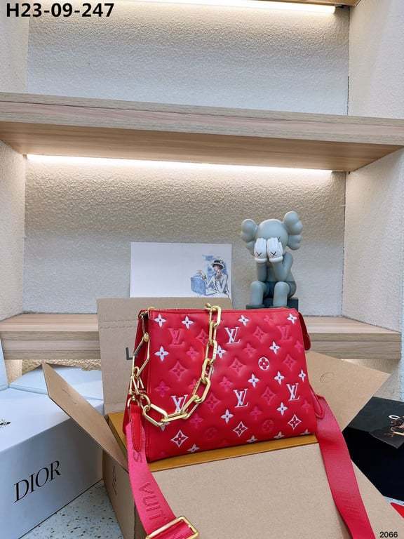 LUV BOLSO COUSSIN PM MONOGRAM ROUGE 26CM M22397