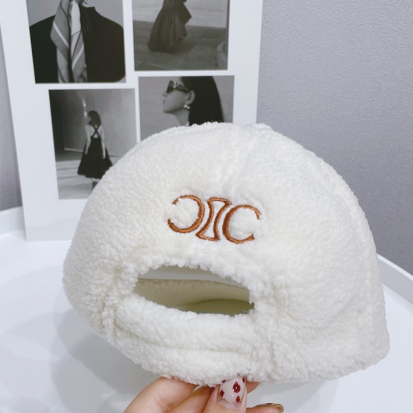 CL AUTUMN AND WINTER HAT BEIGE AND WHITE