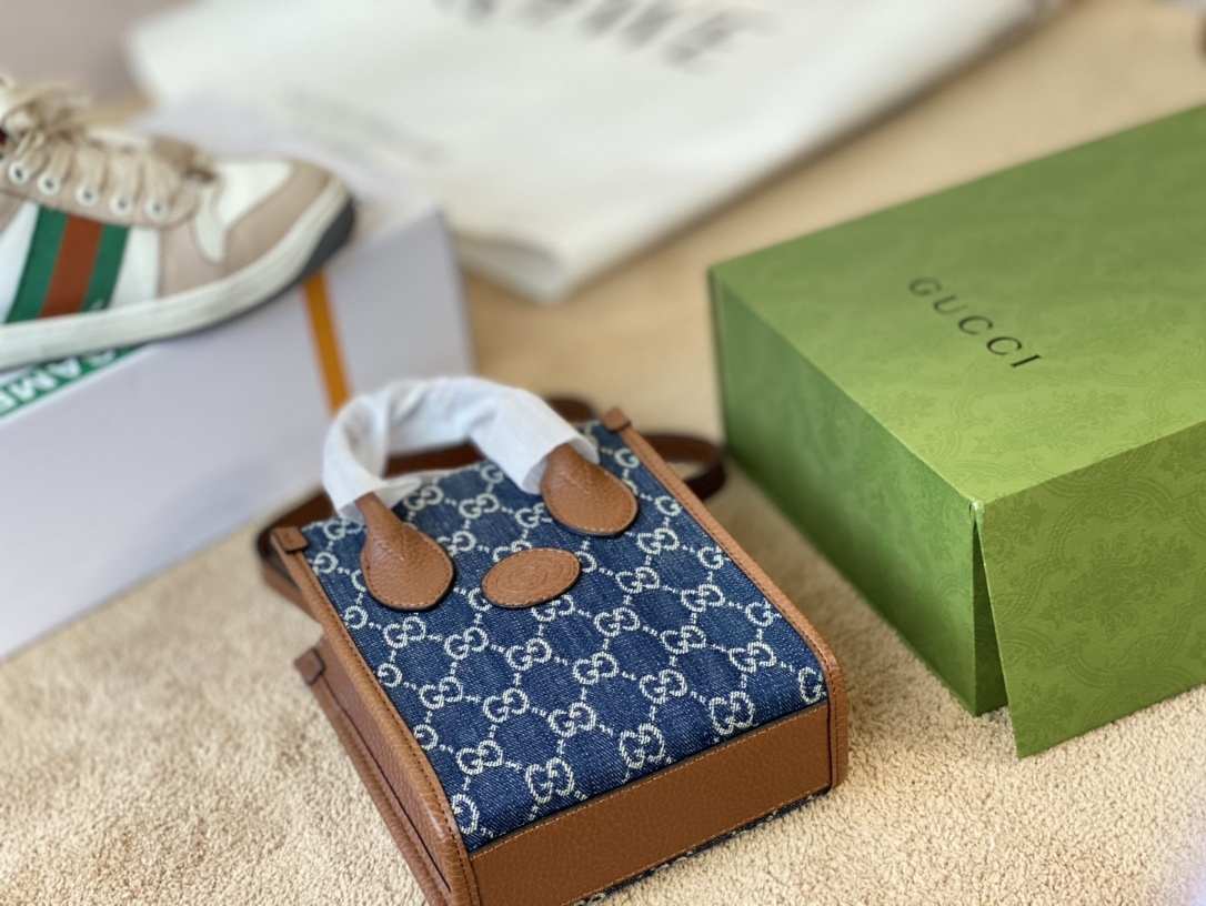 GG MINI TOTE BAG WITH INTERLOCKING G SUPREME CANVAS 671623 2KQGT 8375