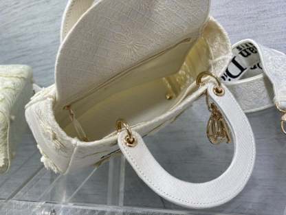 DIR MEDIUM LADY D-LITE BAG WHITE D-LACE EMBROIDERY WITH 3D MACRAME EFFECT 24CM