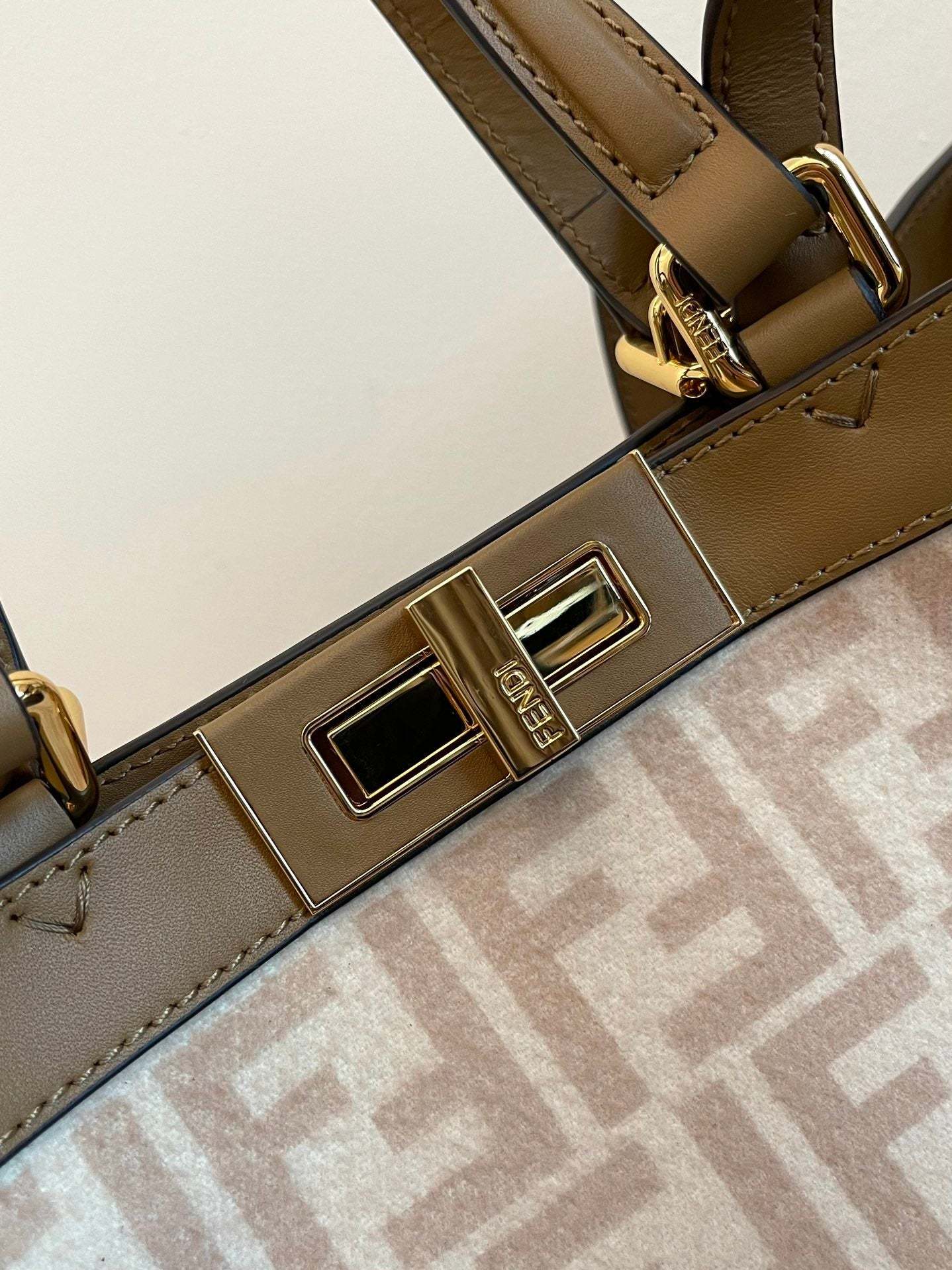 FI Peekaboo X-tote Bag Beige Canvas For Women, Women’s Handbags, Shoulder Bags 16.1in/41cm FF 8BH374