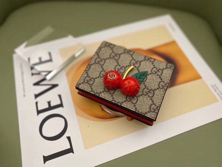 GG SUPREME CANVAS CARD CASE WALLET WITH CHERRIES RED LEATHER INSIDE 10CM 476050