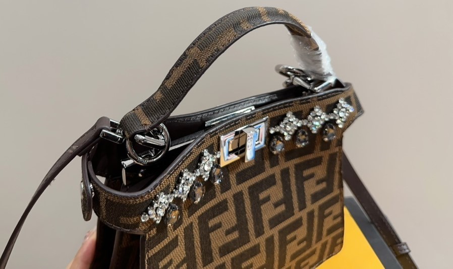 FD PEEKABOO ISEEU PETITE JACQUARD FF FABRIC BAG WITH CRYSTALS 21CM 8BN335APKPF0TPN