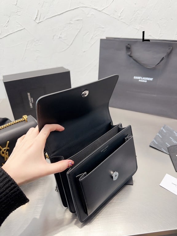 SAINT LAURENT SUNSET MEDIUM CHAIN BAG IN SMOOTH LEATHER 22CM