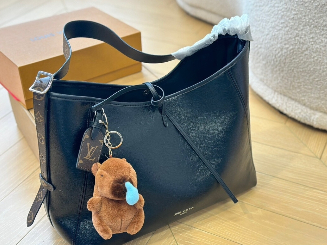 LV CARRYALL DARK MM BLACK 39CM M25143