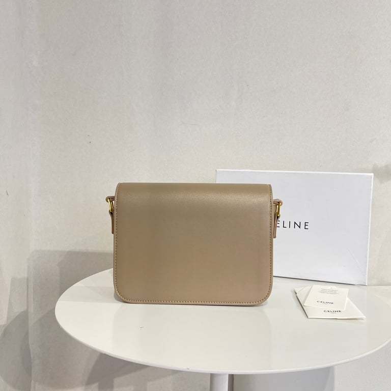 CE TEEN TRIOMPHE BAG IN SHINY CALFSKIN BEIGE 18CM