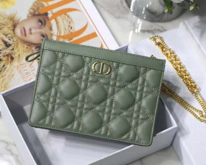 dir CARO ZIPPED POUCH WITH CHAIN CEDAR GREEN S5106UWHC_M67H