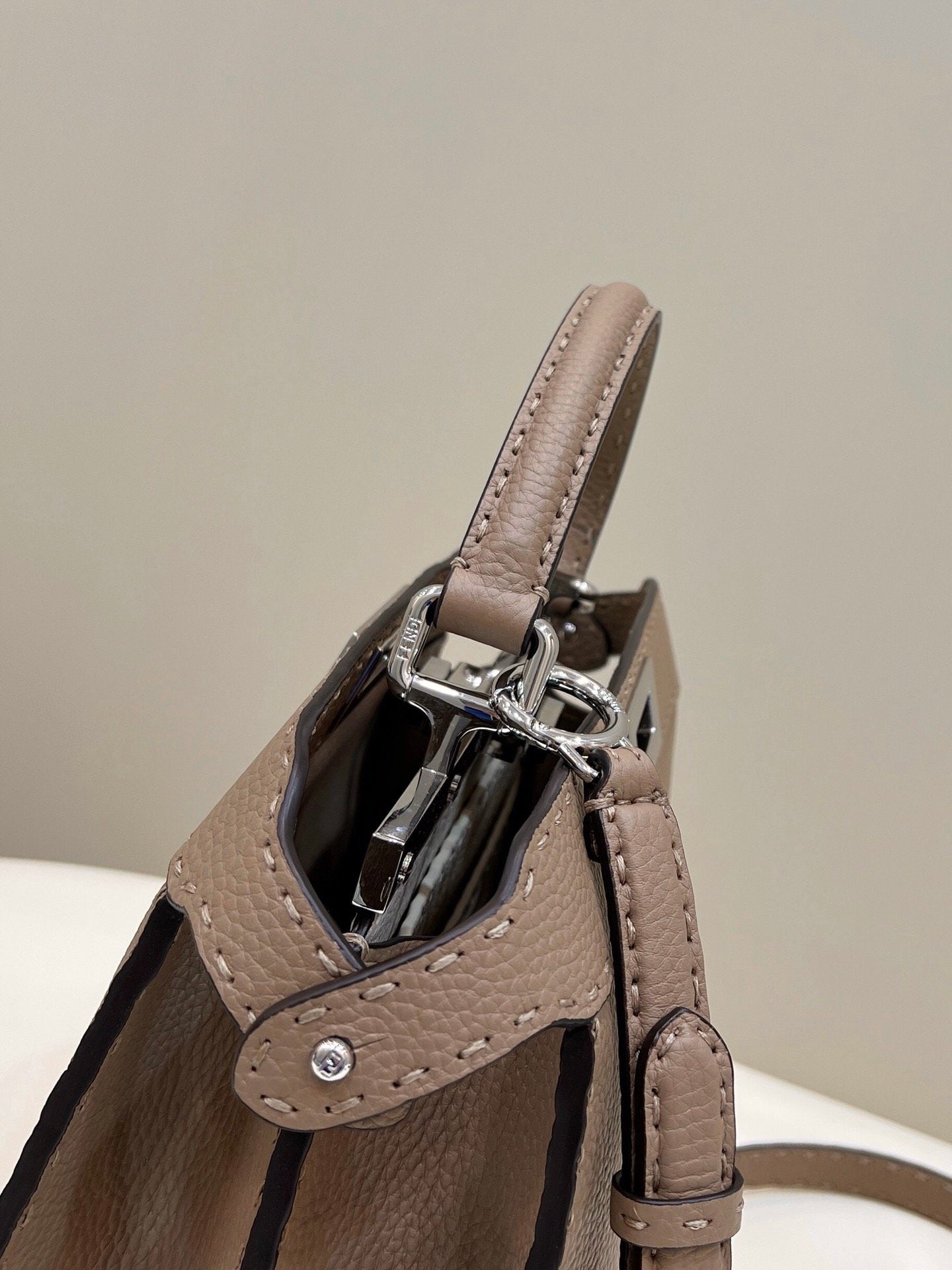 FI Peekaboo ISeeU Medium Brown For Women, Women&#8217;s Handbags, Shoulder Bags 13.1in/33.5cm FF