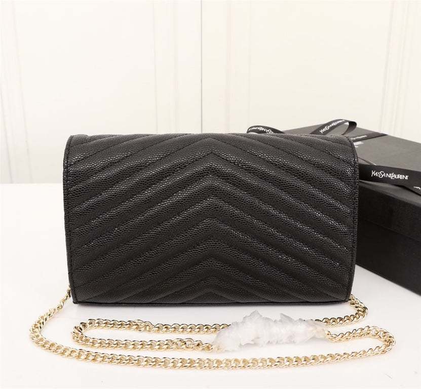 SAINT LAURENT CASSANDRE MATELASSE CHAIN WALLET IN GRAIN DE POUDRE EMBOSSED BLACK GOLD 22CM