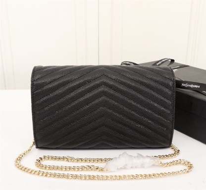 SAINT LAURENT CASSANDRE MATELASSE CHAIN WALLET IN GRAIN DE POUDRE EMBOSSED BLACK GOLD 22CM