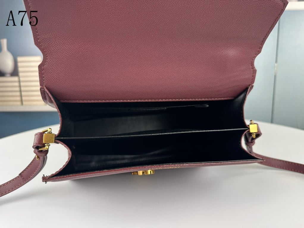 SAINT LAURENT CASSANDRA MEDIUM TOP HANDLE IN GRAIN DE POUDRE EMBOSSED DARK PECAN 24CM