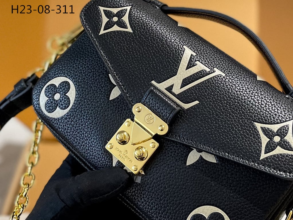 LUV POCHETTE METIS EAST WEST BAG BLACK BEIGE 21CM M46596