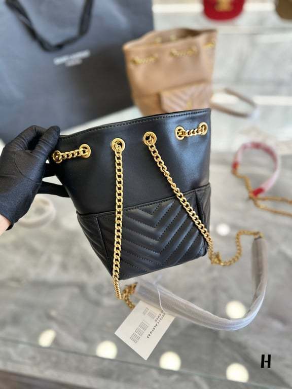 SAINT LAURENT JOE MINI BUCKET BAG IN QUILTED LAMBSKIN BLACK 19CM 7016311EL071000