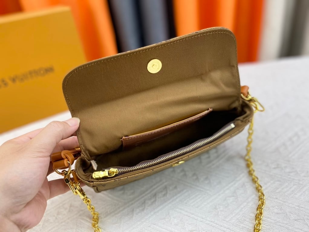 LUV WALLET ON CHAIN IVY BEIGE