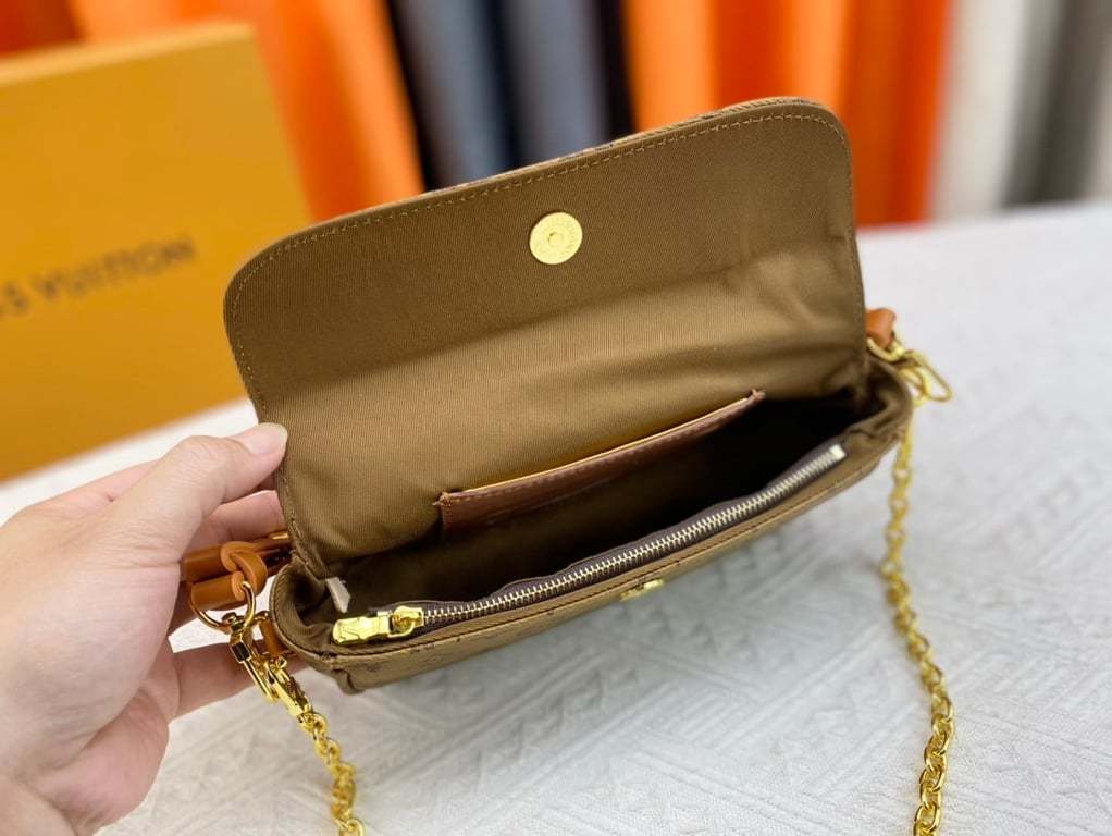 LUV WALLET ON CHAIN IVY BEIGE