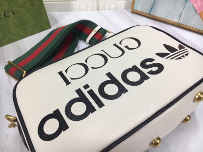 GG x ADIDAS SMALL SHOULDER BAG WHITE 24.5CM 702427 U3ZCT 8727
