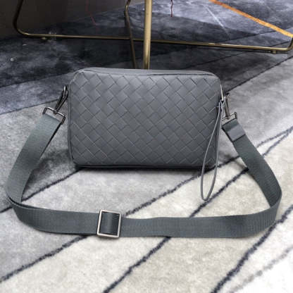 BV Classic Intrecciato Gray, For Women, Women’s Bags 9.6in/24.5cm