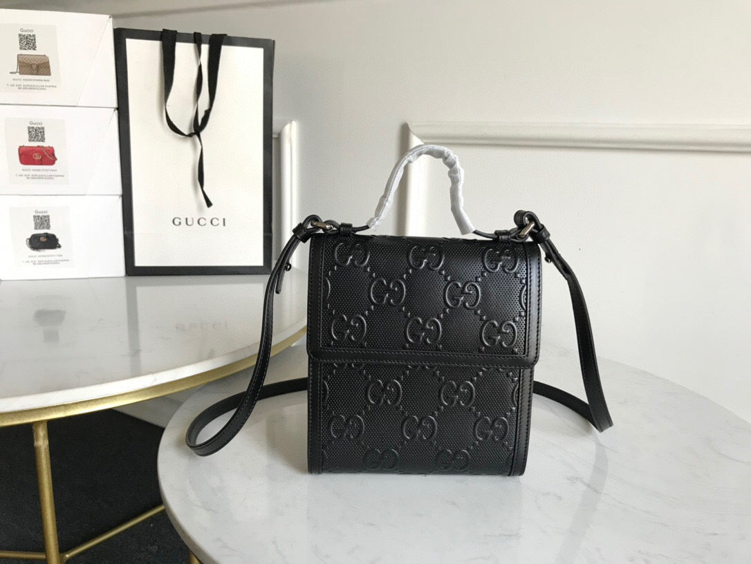 gg Embossed Messenger Bag Black gg Embossed For Men 8.1in/20.5cm gg 625782 1W3AN 1000465