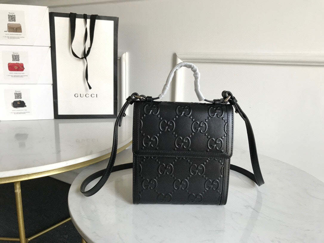 gg Embossed Messenger Bag Black gg Embossed For Men 8.1in/20.5cm gg 625782 1W3AN 1000465